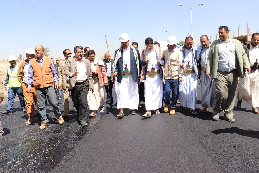 الرهوي وأبو لحوم وعباد يضعون حجر الأساس لمشاريع طرق بأمانة العاصمة