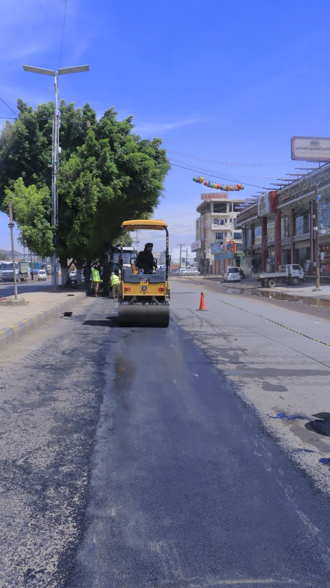 مدير الوحدة التنفيذية يتفقد سير أعمال الصيانة الطارئة بأمانة العاصمة ويؤكد: أن الفرق الميدانية تعمل على مدار الساعة للحفاظ على سلامة الطرق والمواطنين