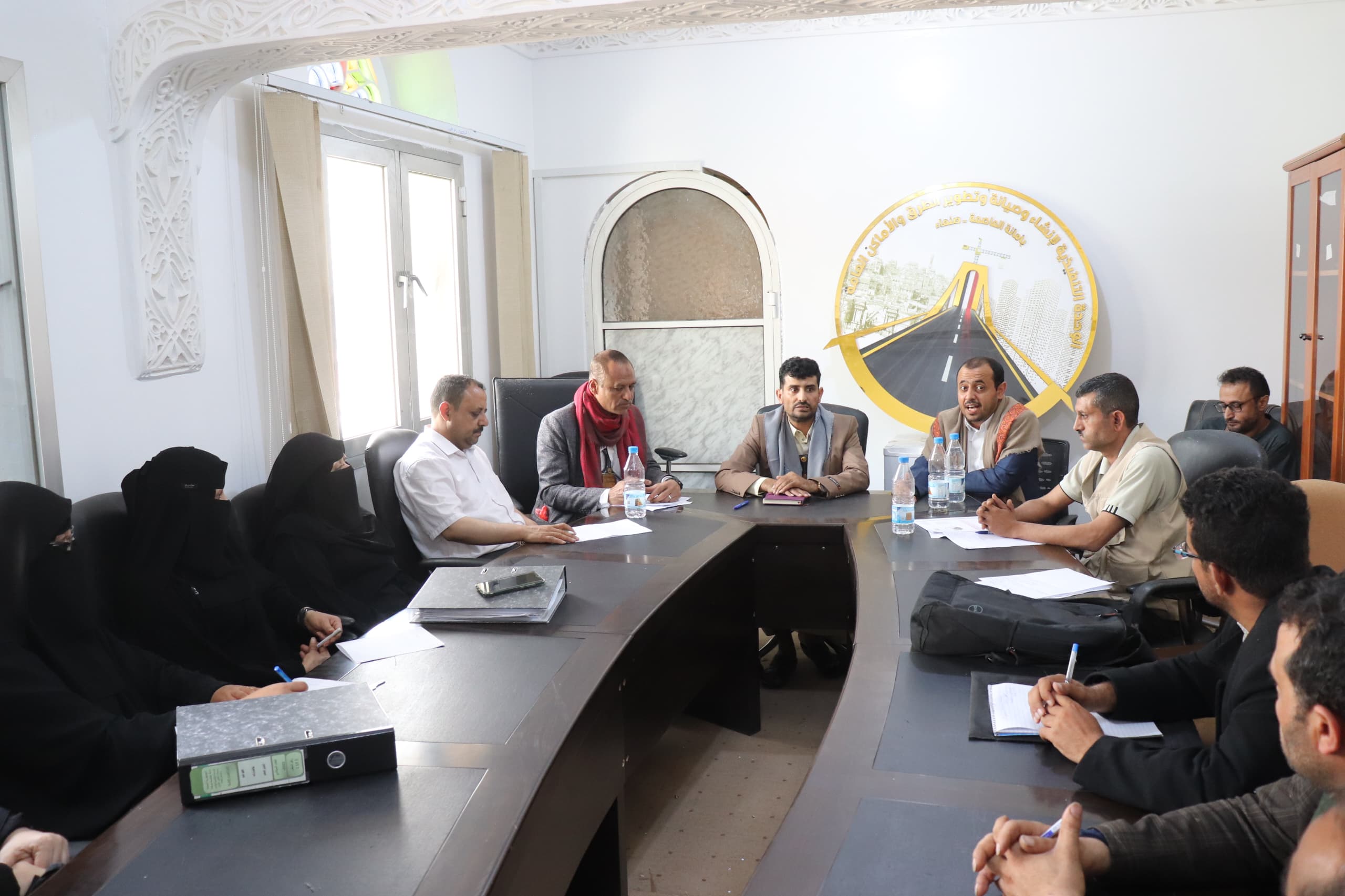 اجتماع بمقر الوحدة التنفيذية لمناقشة  اللوائح والأنظمة الداخلية للوحدة والربط الشبكي