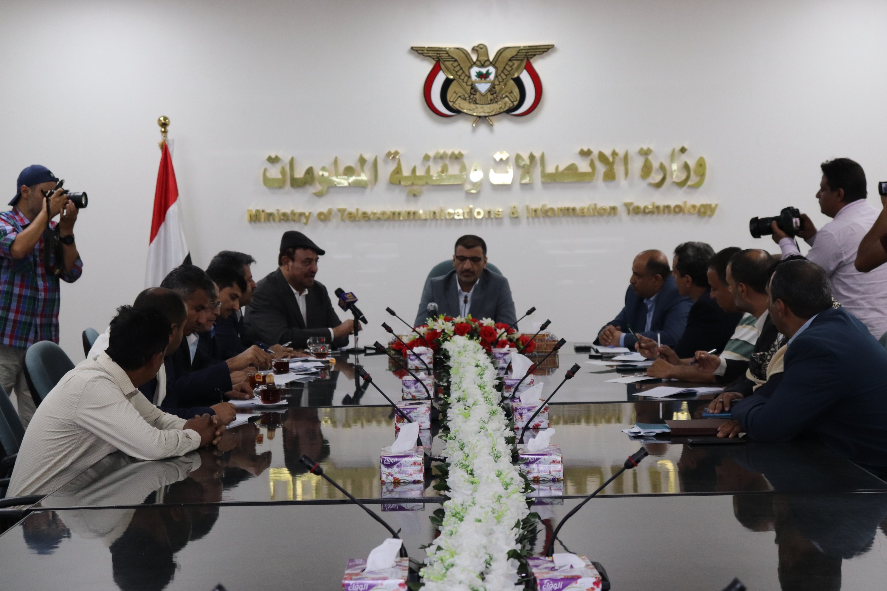 اجتماع يناقش مشاريع الاتصالات بأمانة العاصمة