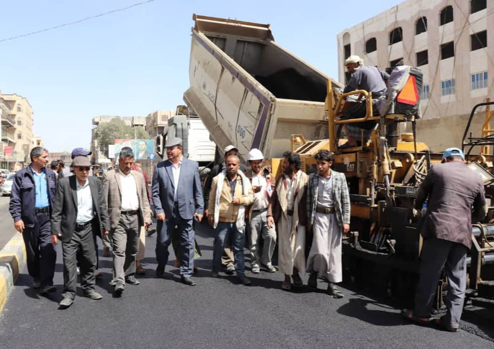 امين العاصمة يتفقد سير مشروع ترميم شوارع بمديرية التحرير