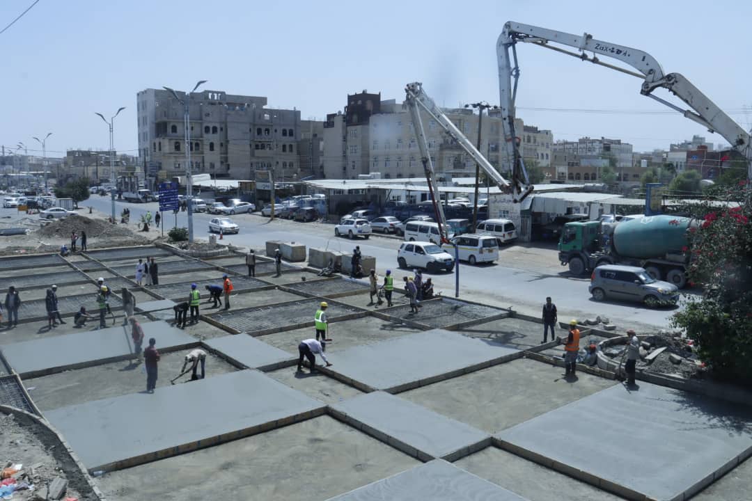 الوحدة التنفيذية بأمانة العاصمة.. جهود ملموسة في صيانة الطرق